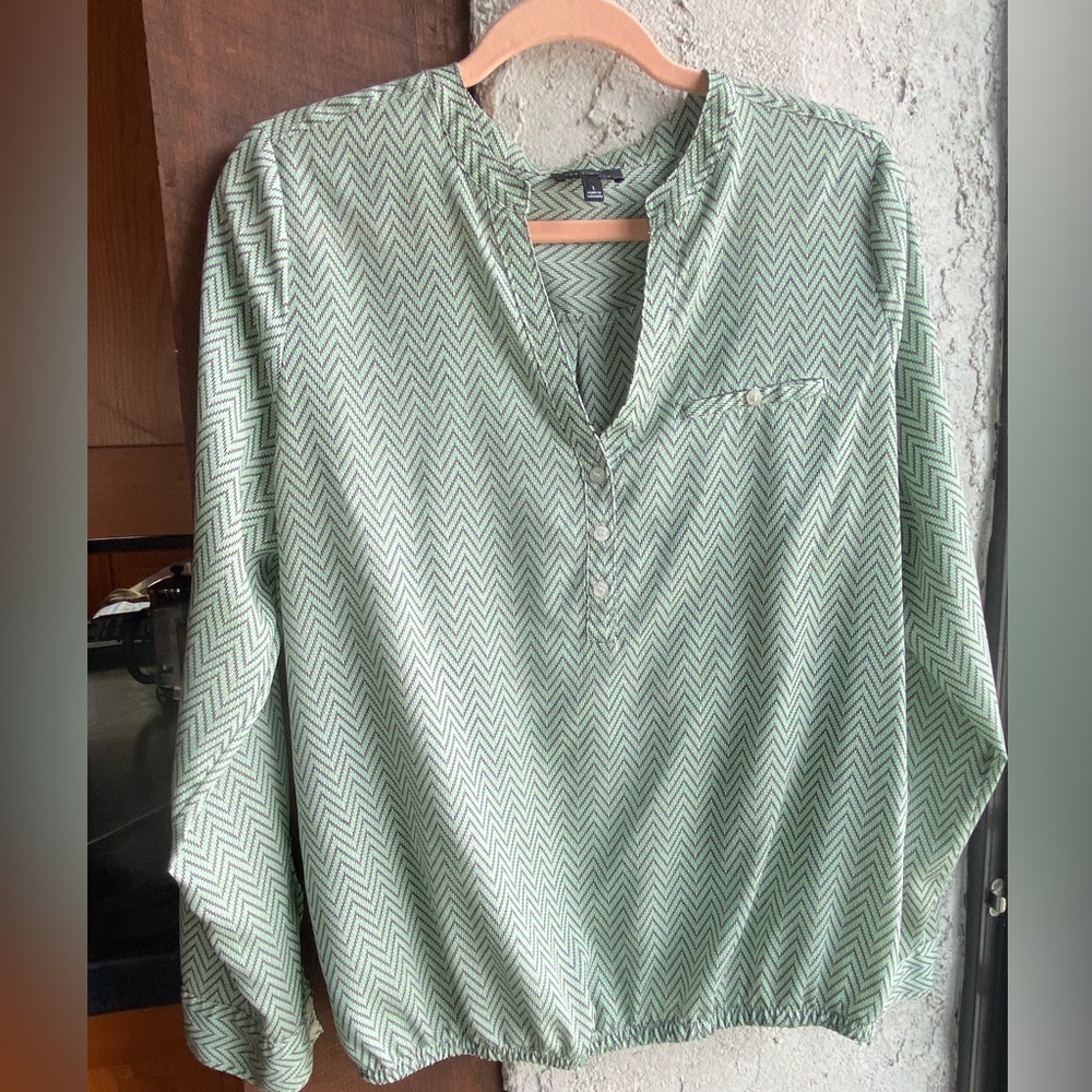The Limited, mint and gray patterned lightweight, silky acrylic blouse Size L